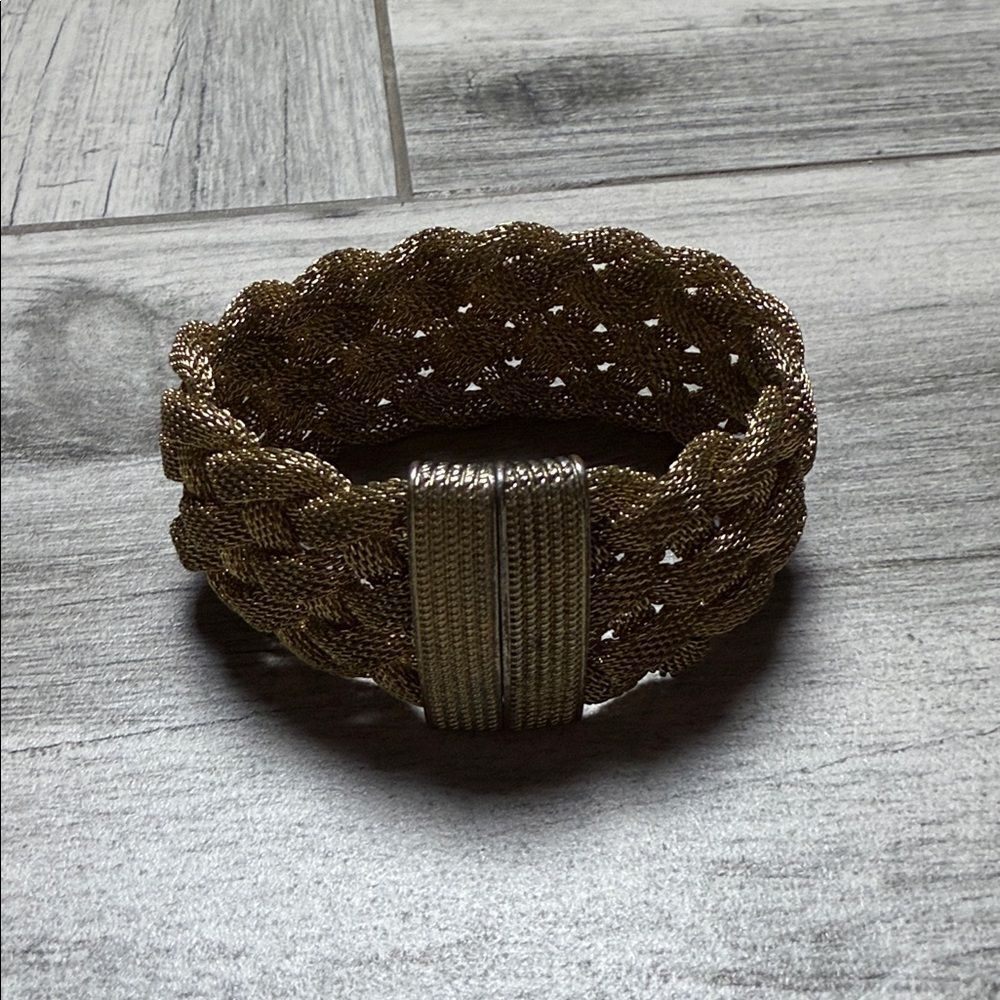 Womens Gold-tone Magnetic Clasp Woven Mesh Braided Cuff Bracelet OS